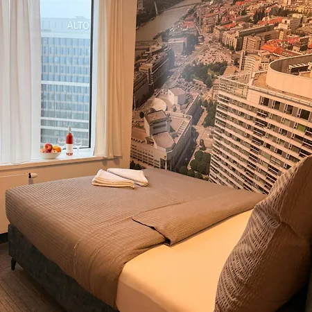 Zora Exclusive By Chors 布拉迪斯拉发