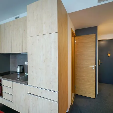 Zora Exclusive By Chors Bratysława