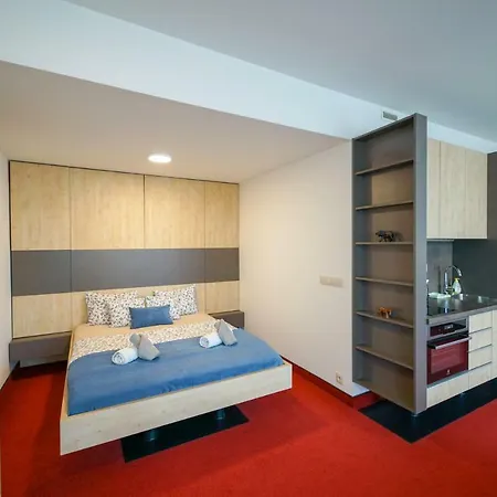 Zora Exclusive By Chors * 布拉迪斯拉发