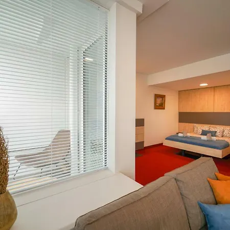 Zora Exclusive By Chors Bratysława