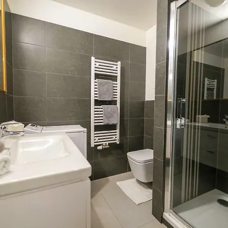 Zora Exclusive By Chors 布拉迪斯拉发