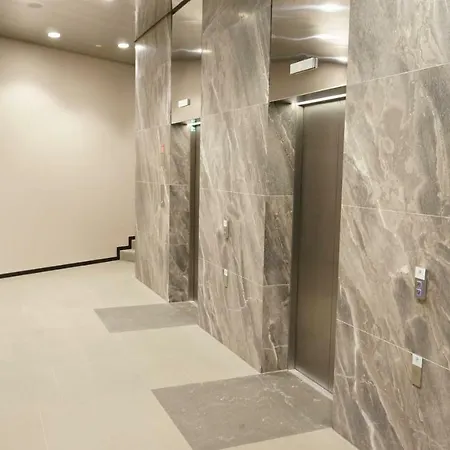 Zora Exclusive By Chors * Bratysława