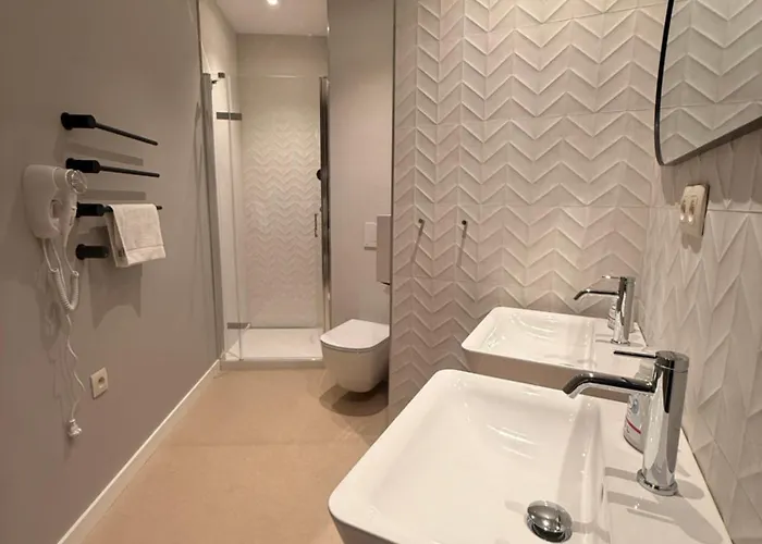 Zora Exclusive By Chors * ブラチスラヴァ