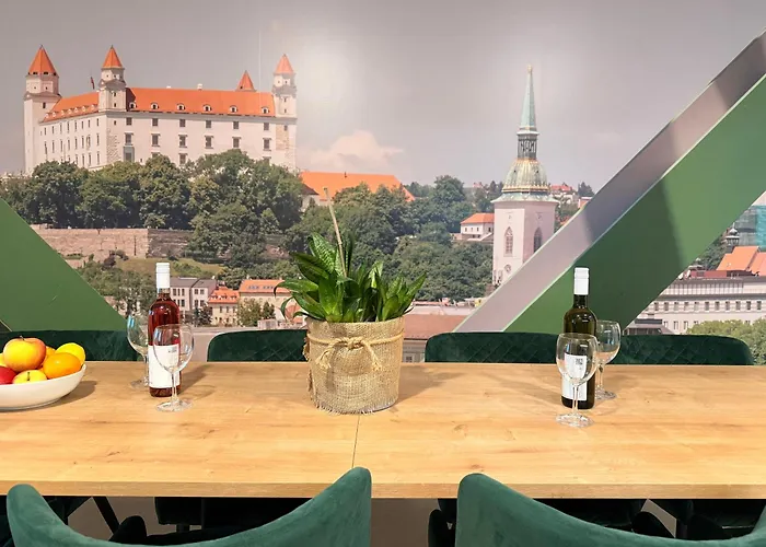 Zora Exclusive By Chors * ブラチスラヴァ